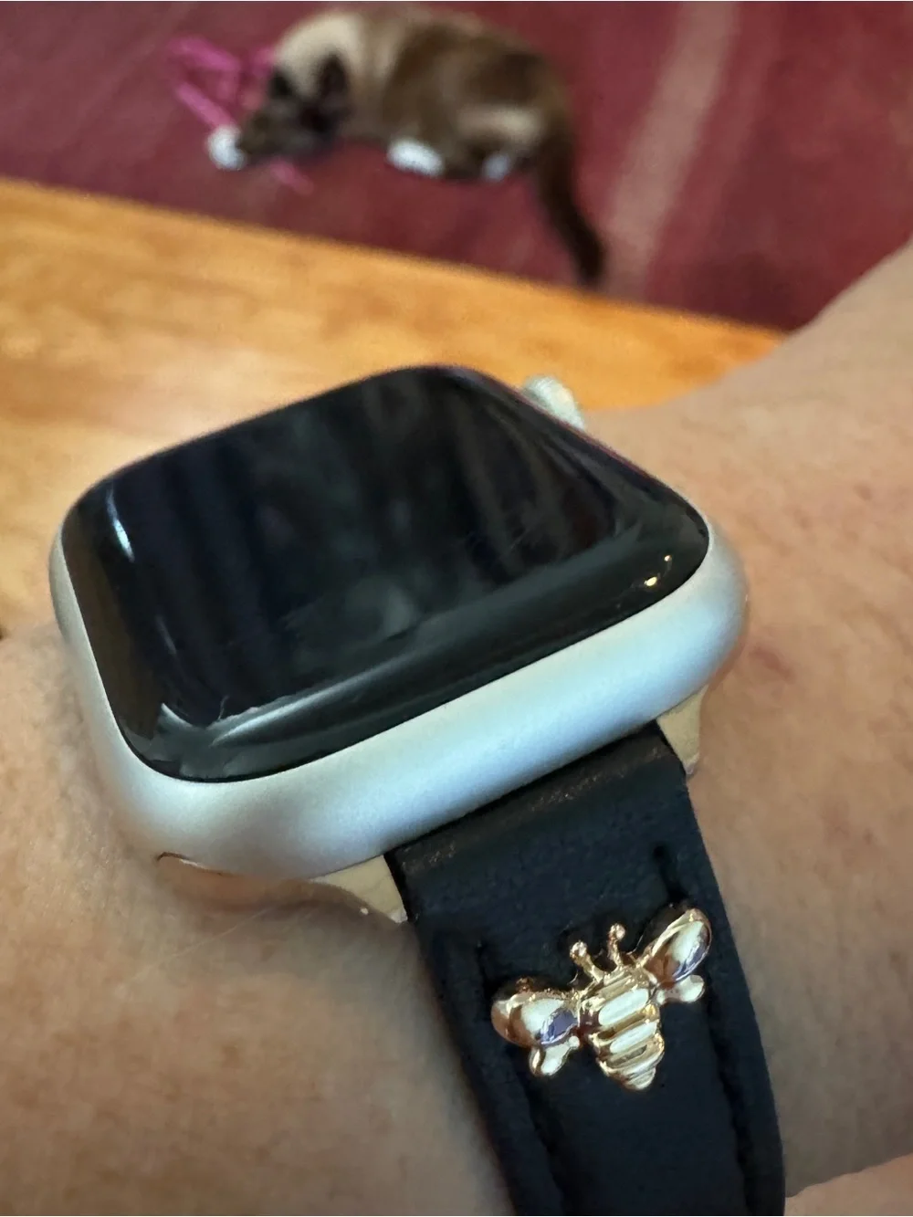 Elegant 100% leather strap for AppleWatch featuring bees. Narrow and feminine